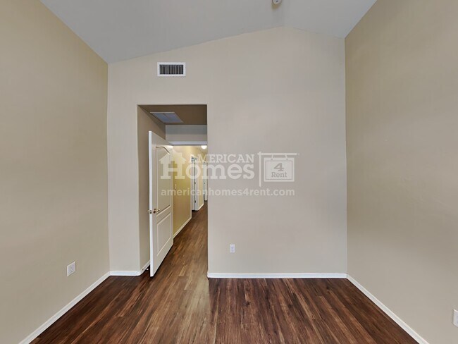 Building Photo - 6813 W Pebble Shore Court