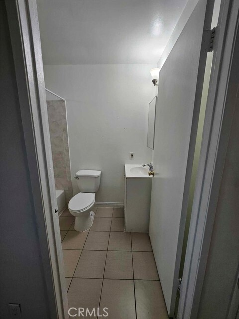 Building Photo - 2522 Alcazar St