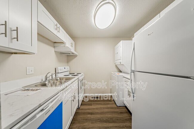 Building Photo - 5520 Beavercrest Dr