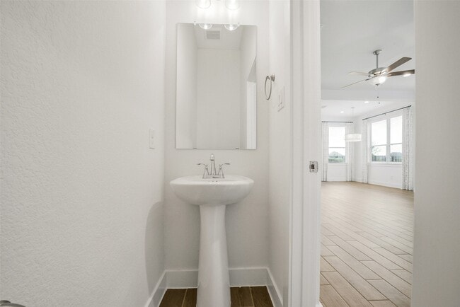 Building Photo - 21131 Medina River Dr