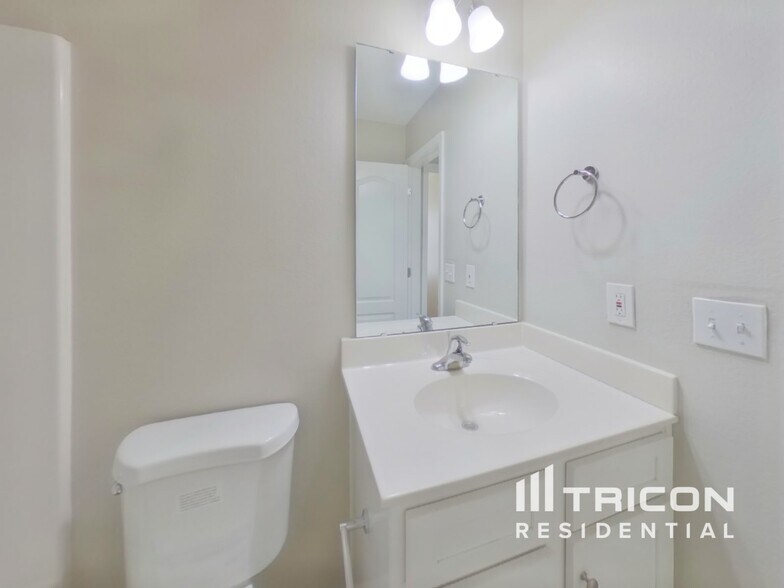 Building Photo - 9721 Crooms Ct