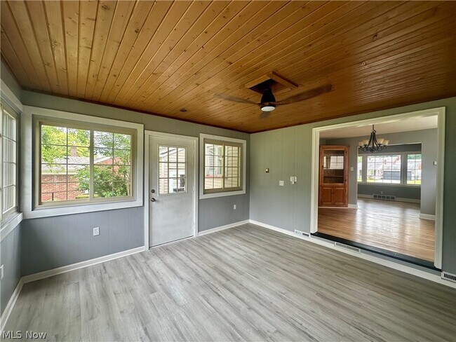 Building Photo - 2992 Eldora Dr