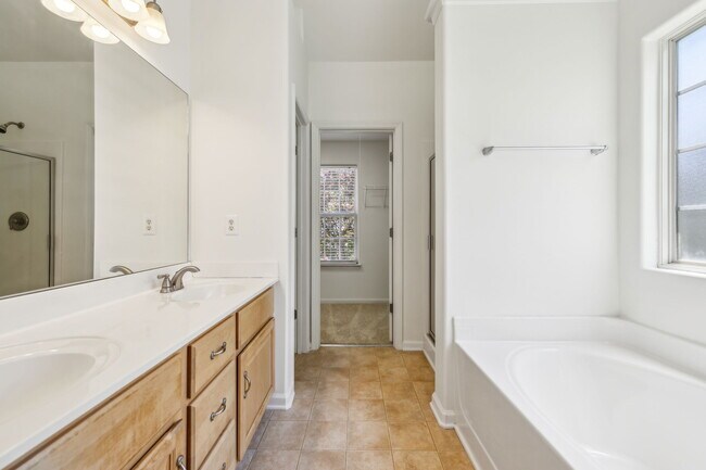 Building Photo - 4012 Kristen St