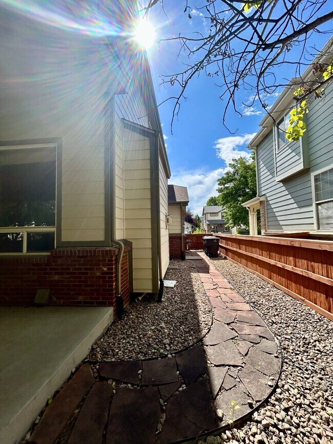 Building Photo - Spacious 3Bd Home in the Broadlands