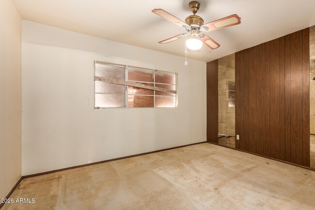 Building Photo - 1125 E 11th St