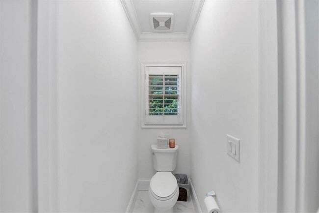 Building Photo - 4222 Rickenbacker Dr NE