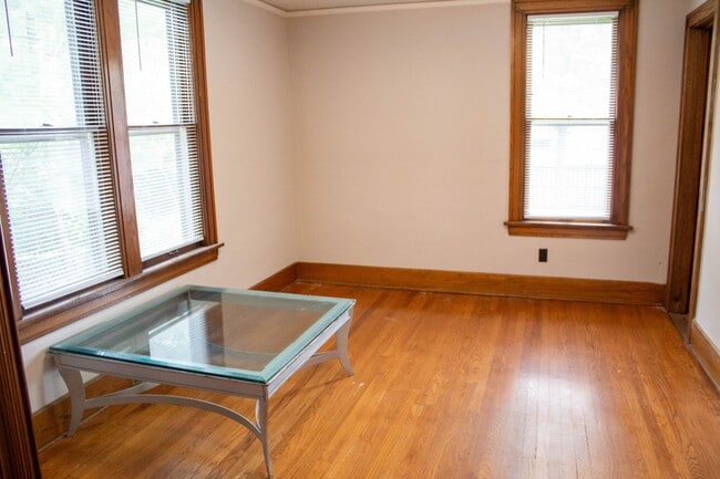 Building Photo - AVAILABLE FOR AUGUST 2026!  Large house ne...