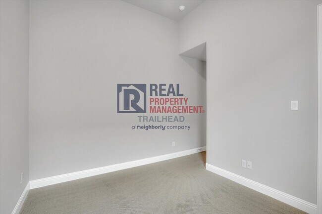 Building Photo - Spacious Home with Office & Media Room in Tavolo Park