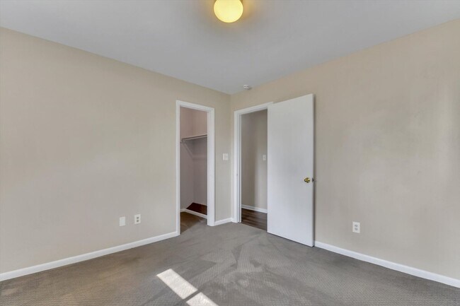 Building Photo - Beautiful, Bright & Move-In Ready Ranch in Desirable West Arvada