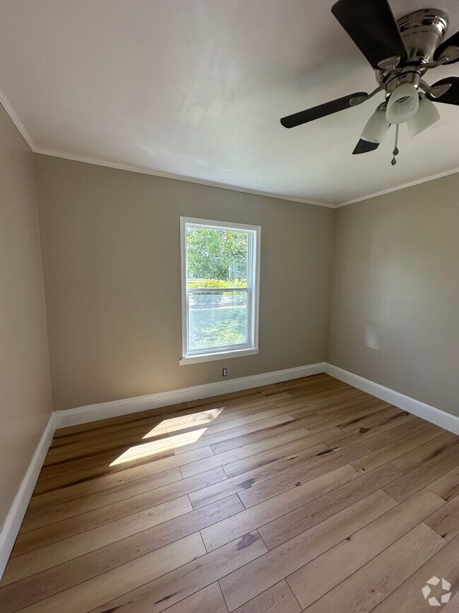 Building Photo - 2 Bed/1 Bath House UNDER RENOVATIONS
