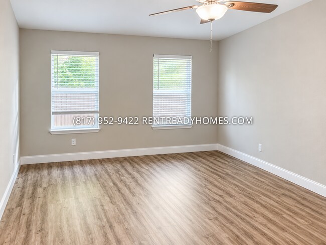 Building Photo - 104 Bryan Dr