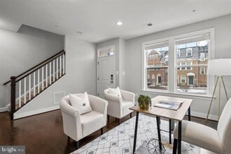 Building Photo - 722 Crown Park Ave