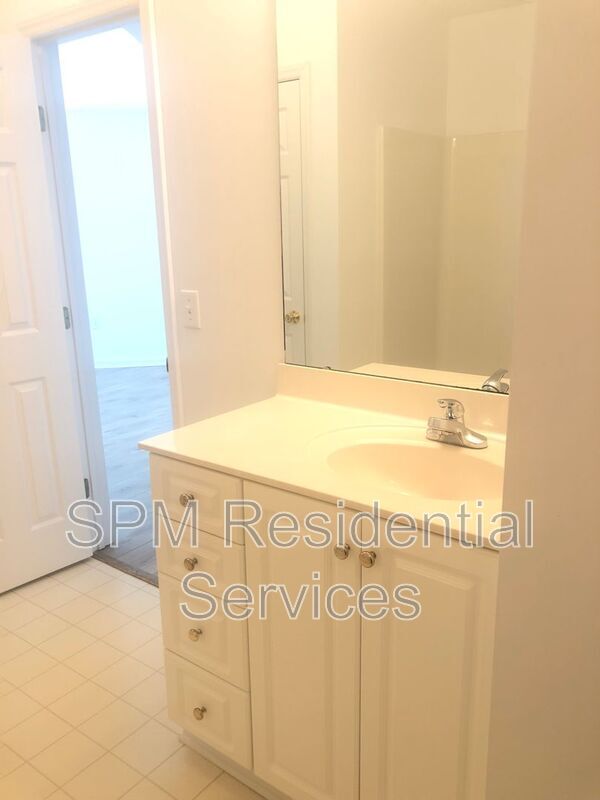 Building Photo - 4122 Breezewood Dr