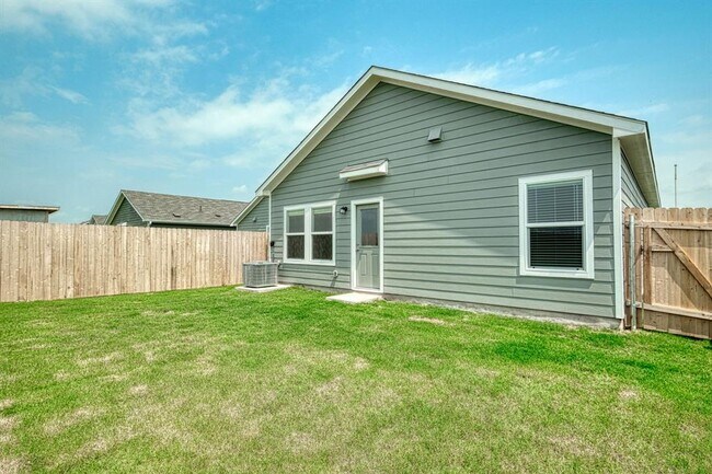 Building Photo - 1123 Catfish Ln