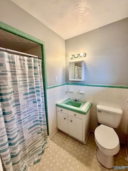 Building Photo - 804 Hodges St NW