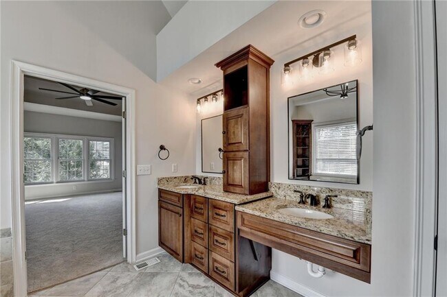 Building Photo - 6415 Sterling Dr