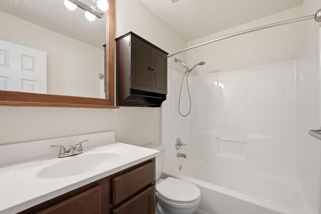 Building Photo - 5 Kelly Way