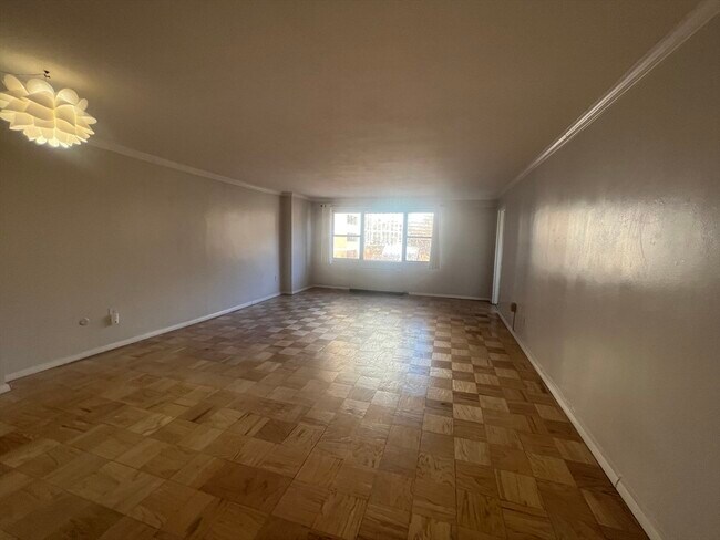 Building Photo - 8 Whittier Pl