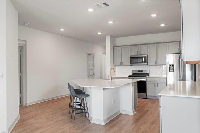 Building Photo - 7314 Sagira Path