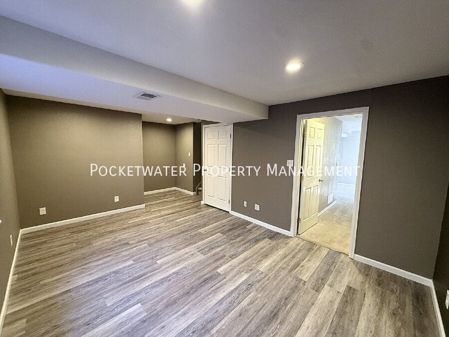 Building Photo - 6270 Snowberry Ave