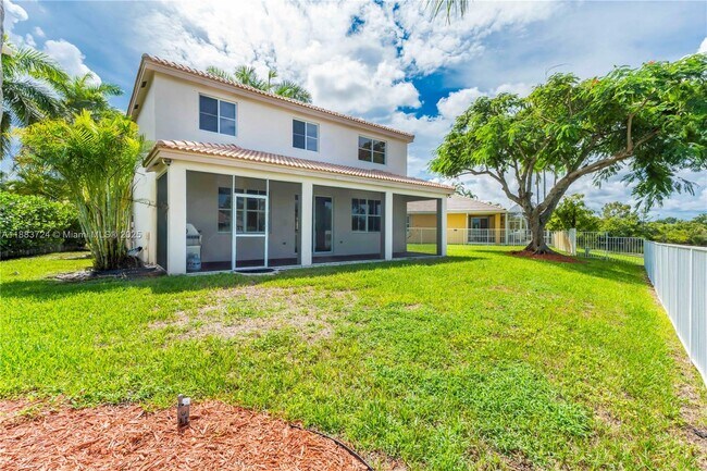 Building Photo - 663 Live Oak Ln