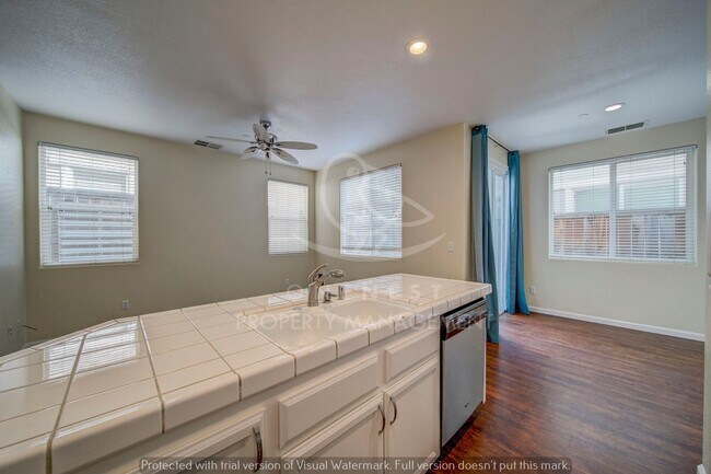Building Photo - 316 Phoenix Cir