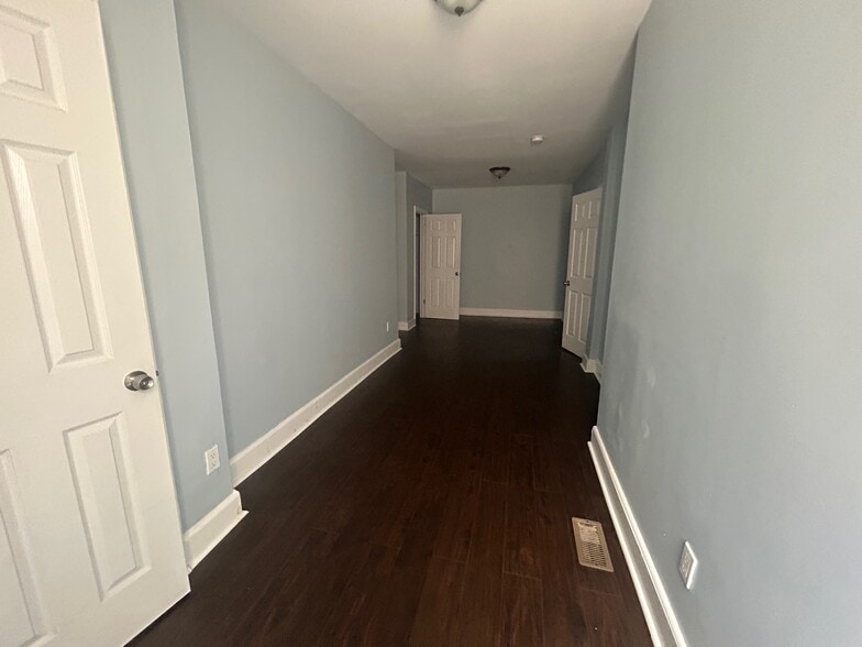 Building Photo - 152 Stuyvesant Ave