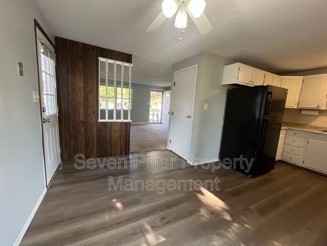 Building Photo - 1413 Caldwell Pl