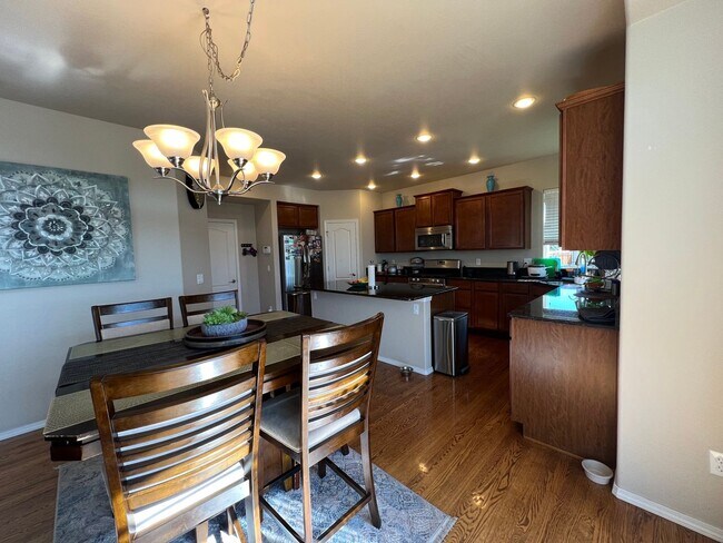 Building Photo - 4 Bedroom Home close to Peterson SFB