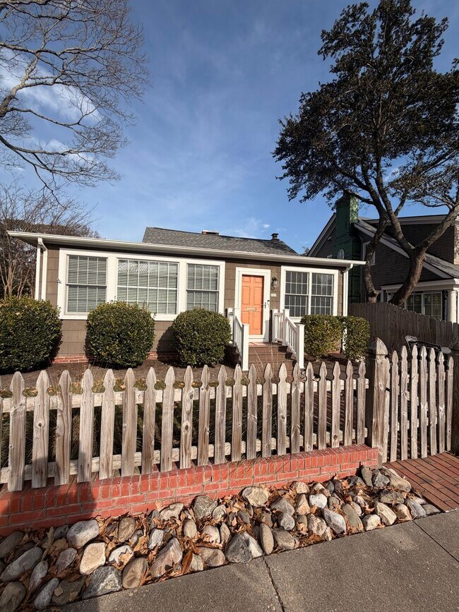 Building Photo - 3BR Beach House on 44th Street