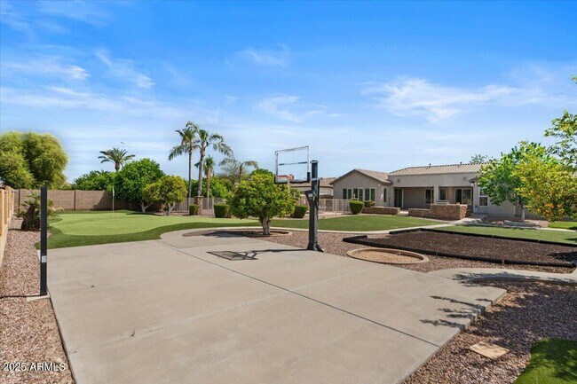 Building Photo - 3410 E Vallejo Ct