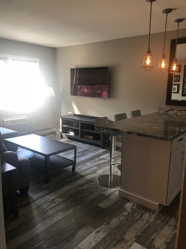 Building Photo - 50 North St.