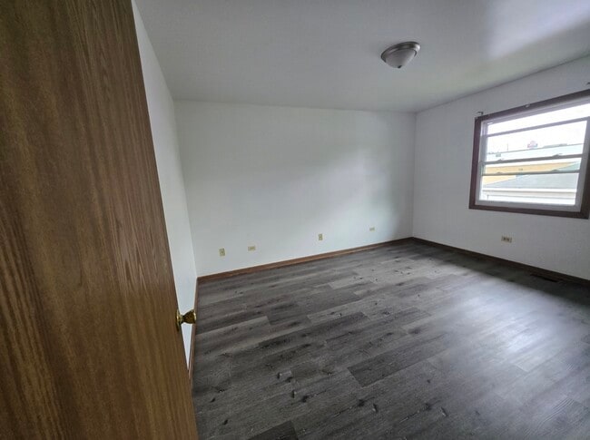 Building Photo - 14512 Oakley Ave