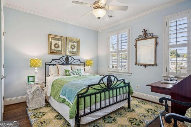 Building Photo - 9026 Riverbend Manor