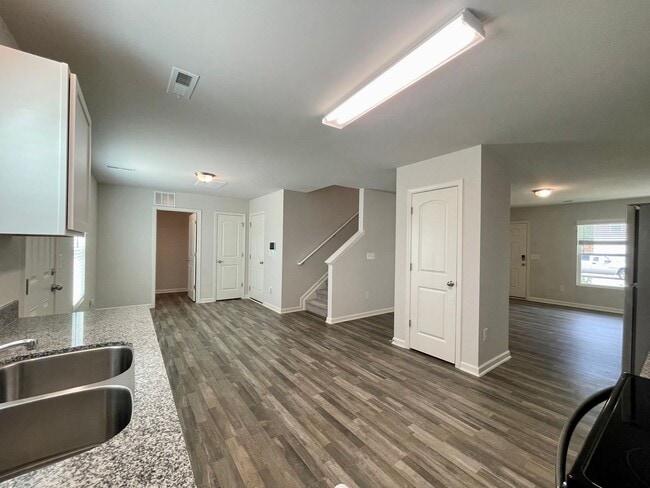 Building Photo - 3818 Miller Dr