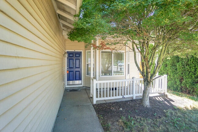 Building Photo - 5201 NE 128th Ave