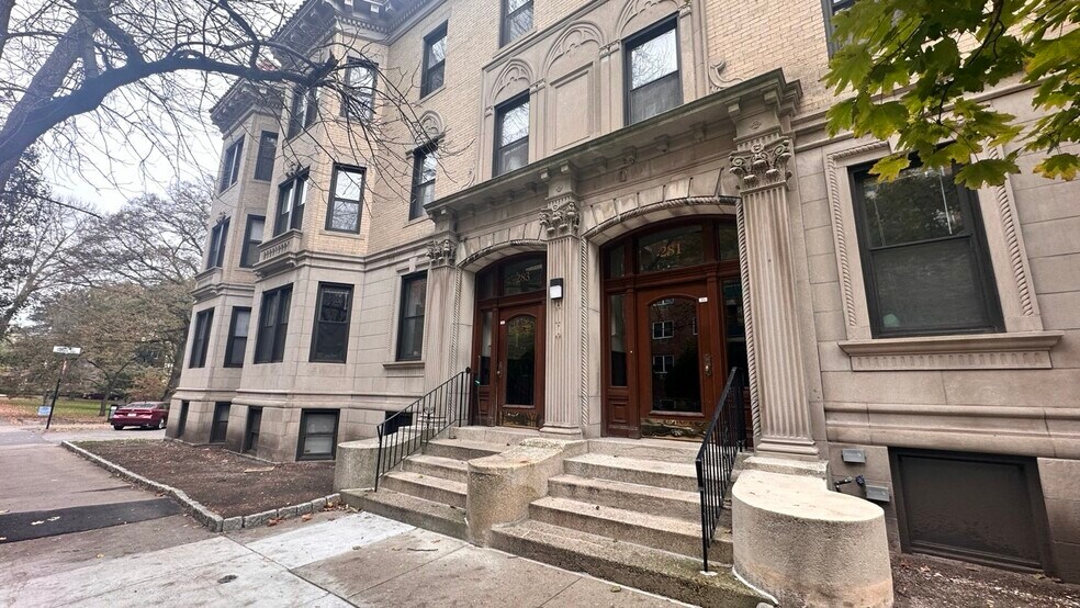 Building Photo - 277 Saint Paul St