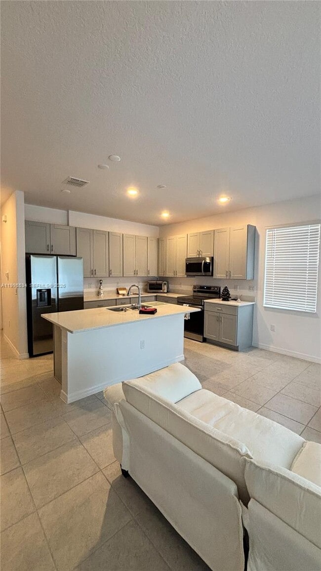 Building Photo - 219 Bottle Brush Dr