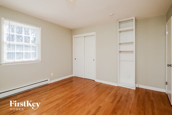 Building Photo - 5302 Broadmoor Pl