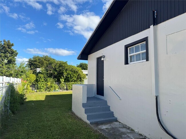 Building Photo - 22105 SW 113th Pl