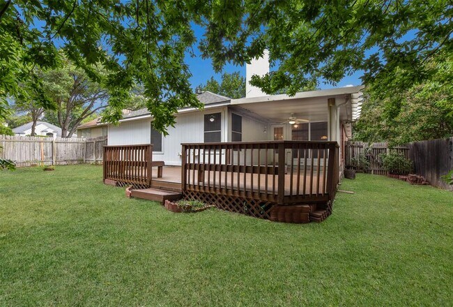 Building Photo - 1810 Coral Dr