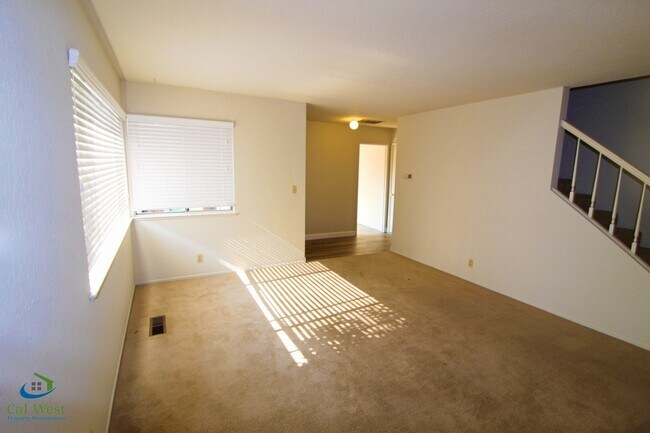 Building Photo - $2995 - Beautiful 2 Bed 1.5 Bath Duplex Available Now! Near Hwy 85/87