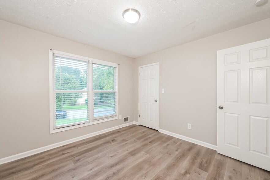 Building Photo - 2958 Quinbery Dr