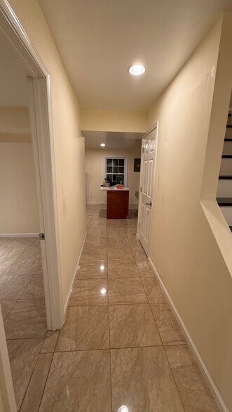 Building Photo - 7415 Fountain Head Dr