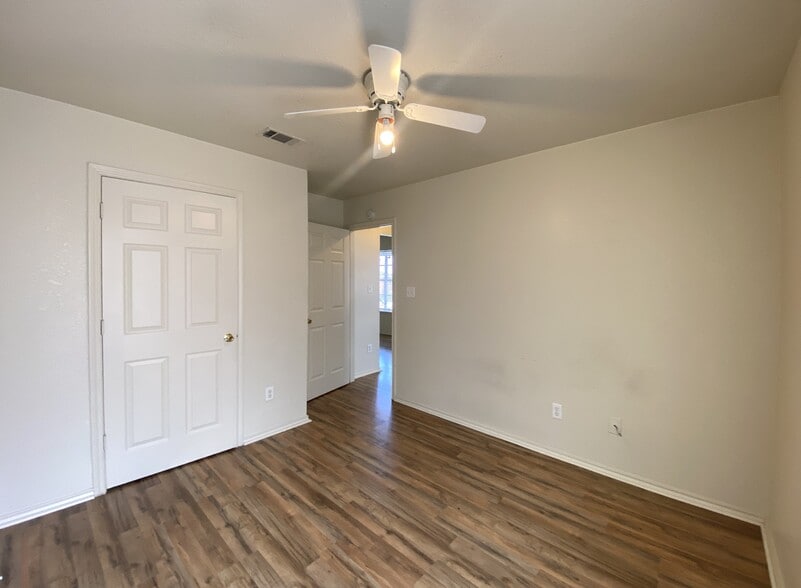 Building Photo - 2801 Cantabrian Dr