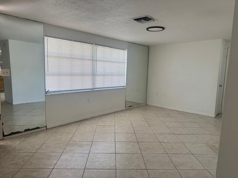 Building Photo - 7226 San Salvadore Dr