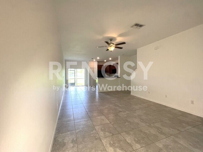 Building Photo - REDUCED with $300 Credit for 8/1 Move-in Spacious 3/2.5/1 Townhome in Riverview