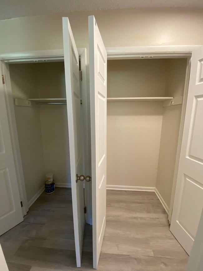 Building Photo - North AVL - Totally renovated 2 bedroom, 1...