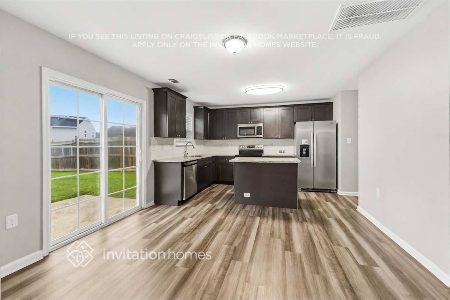 Building Photo - 1719 Eastway Dr