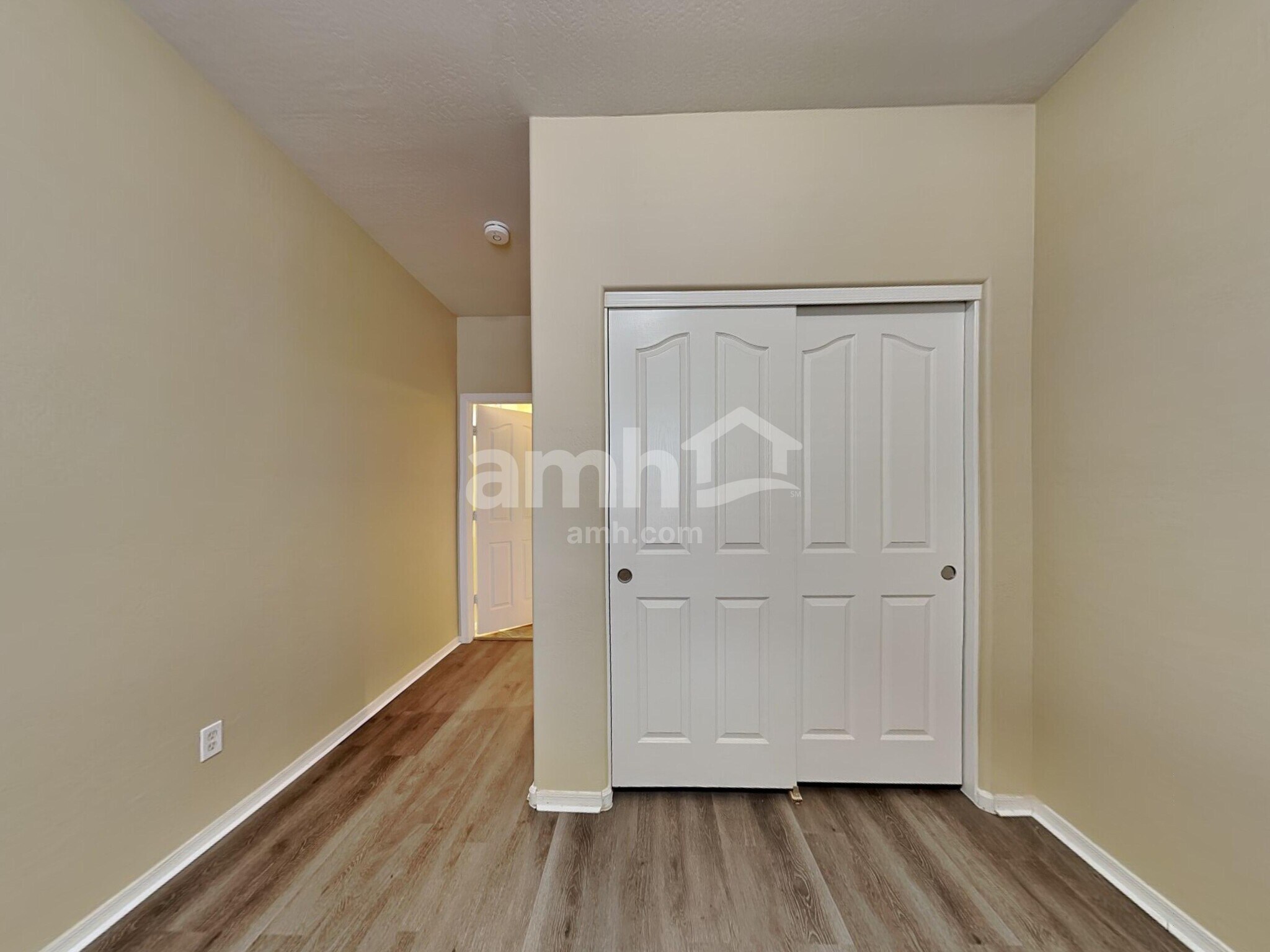 Building Photo - 7814 S 74th Ave